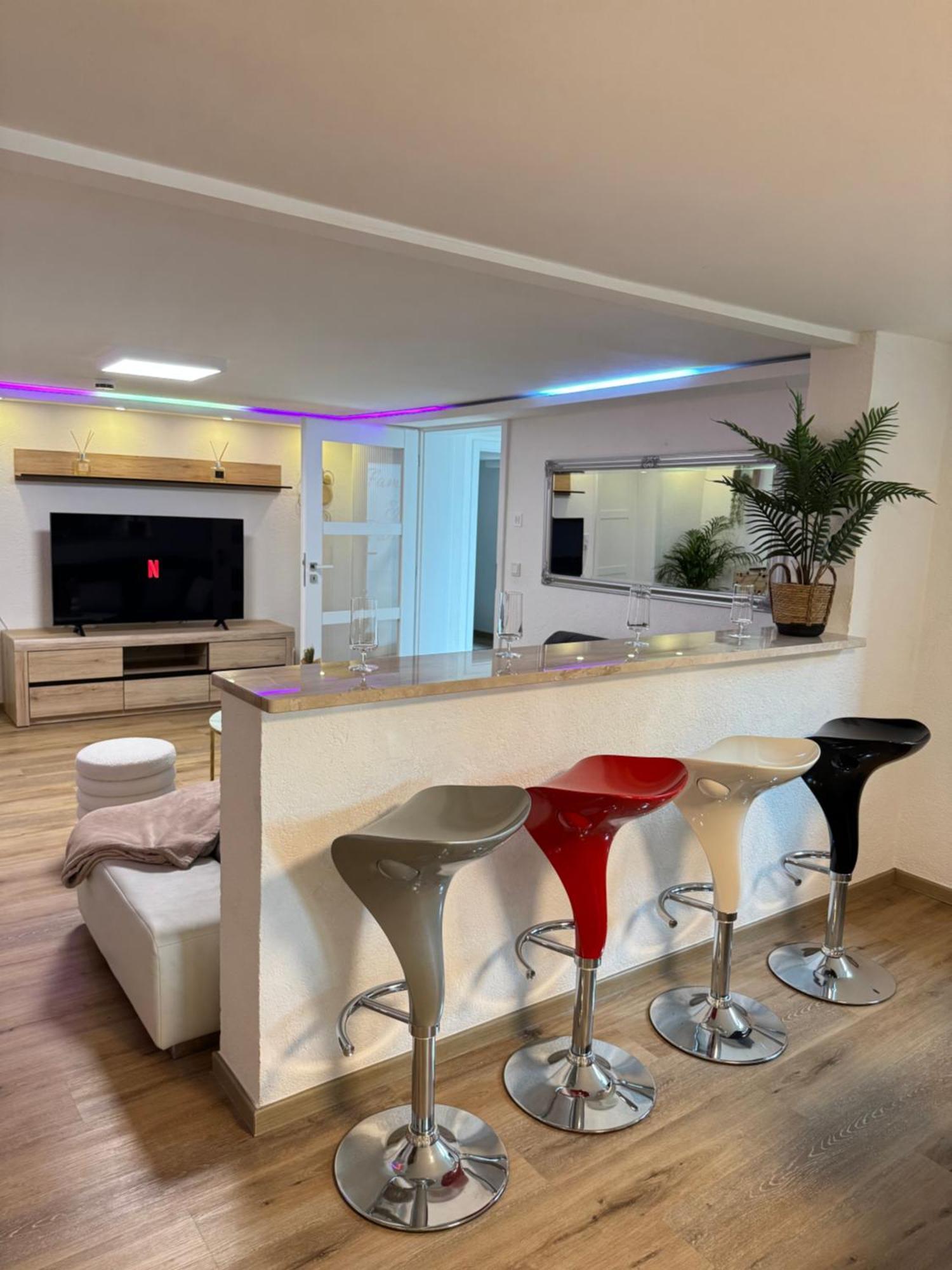 Family & Friends Hannover 75M2, Messe Luaran gambar